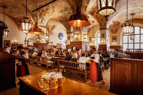 Thưởng thức bữa tối tại Hofbräuhaus