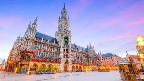 Marienplatz, quảng trường trung tâm của Munich