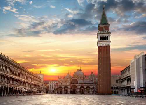 Quảng trường thánh Piazza San Marco