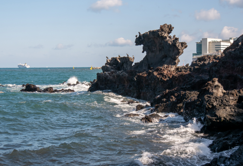 Rặng đá Youngdam Rock (Dragon Head Rock)