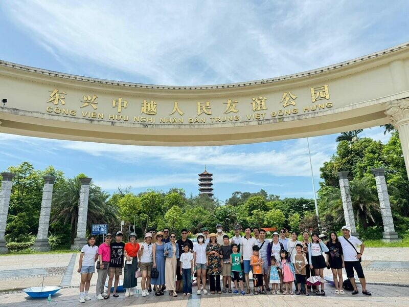 Công viên Hữu nghị Việt Trung Thú Vị Như Thế Nào? - Vivu Halong